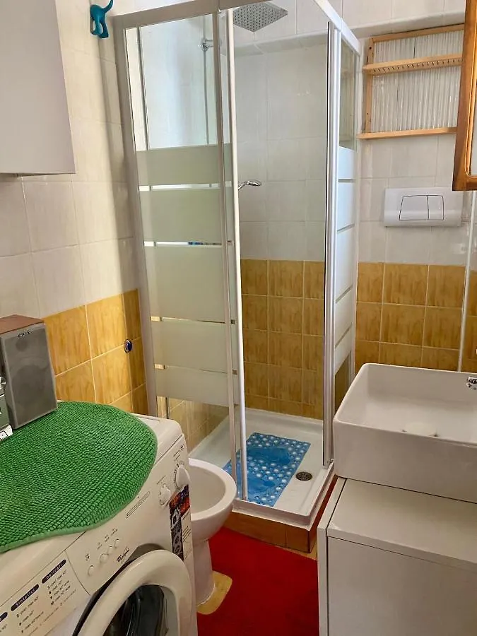 La Casa Di Peppa - Airport And Station Apartment Naples 0*,